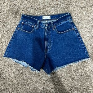 High Rise 90s Cut Off size 28/6 Curve Love